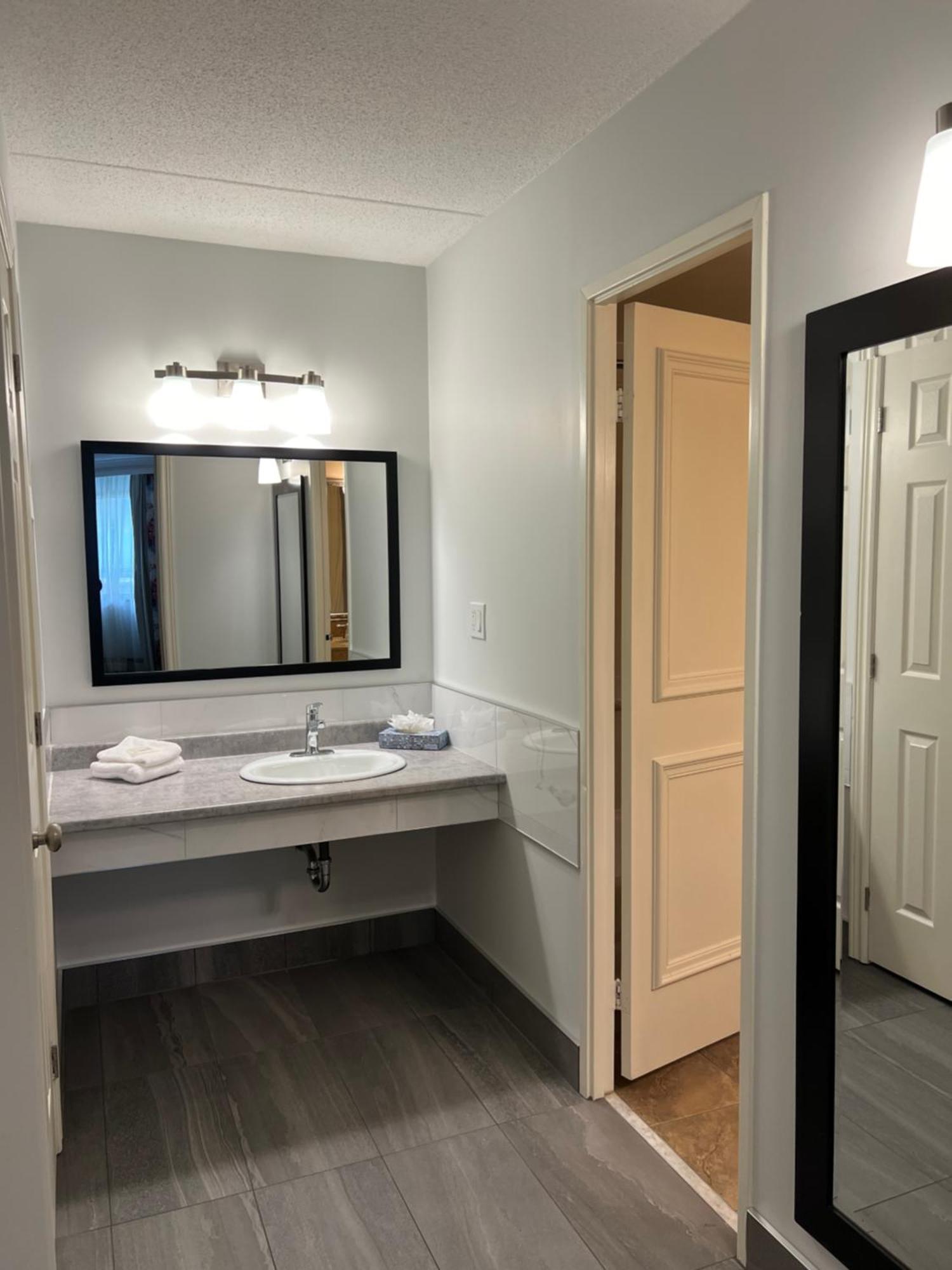 מלון Ramada By Wyndham לונדון מראה חיצוני תמונה