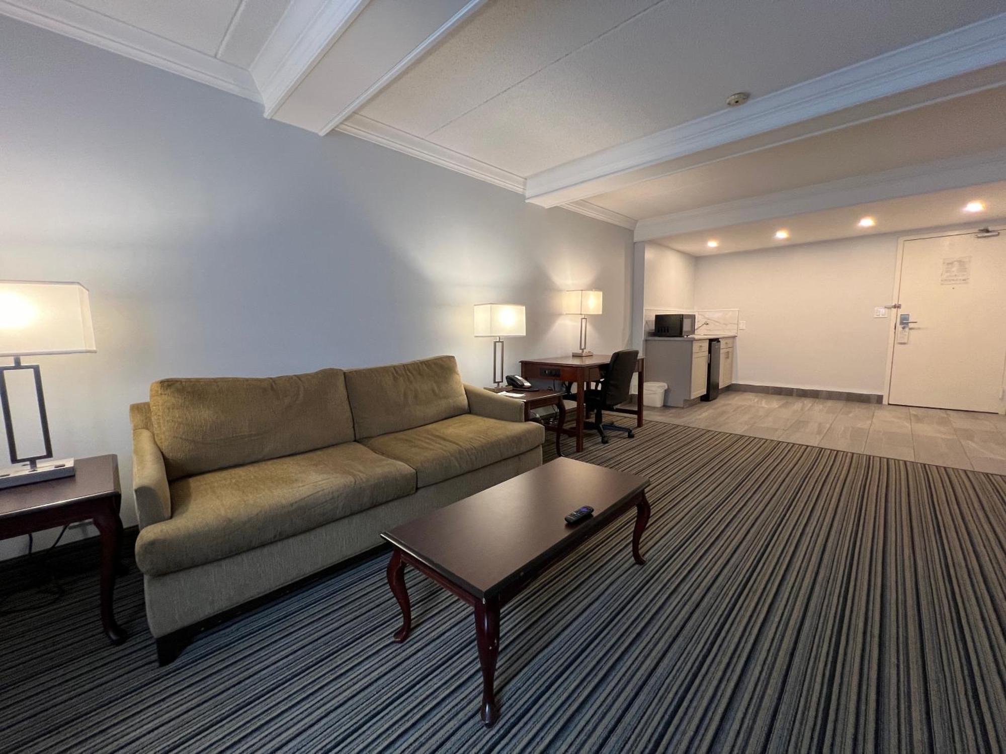 מלון Ramada By Wyndham לונדון מראה חיצוני תמונה