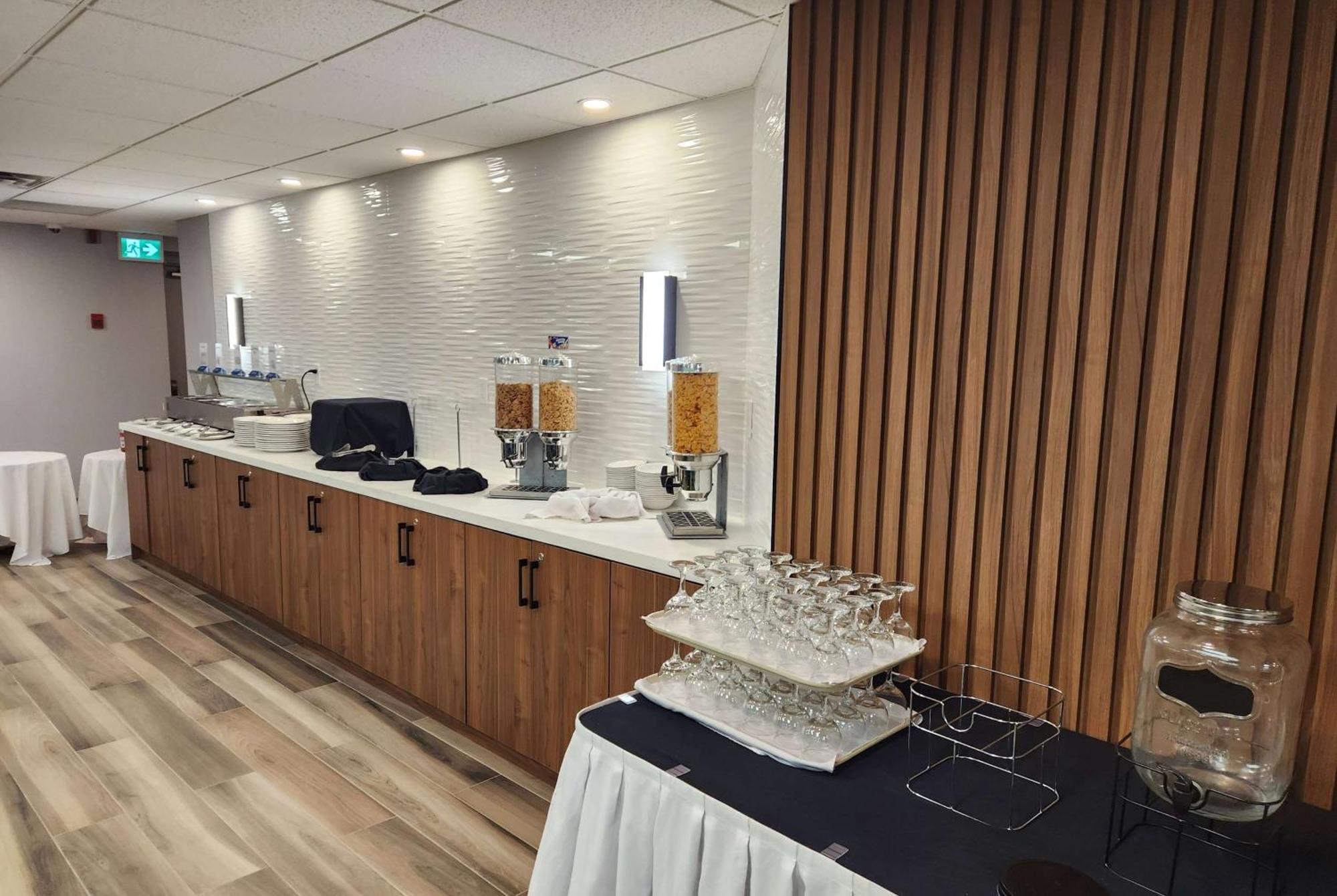 מלון Ramada By Wyndham לונדון מראה חיצוני תמונה
