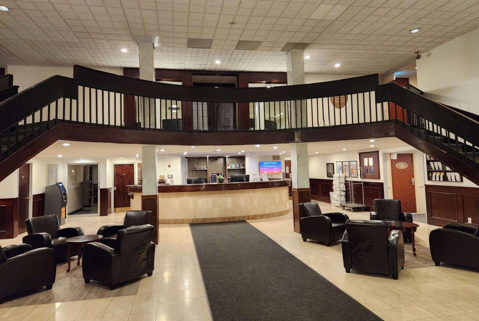 מלון Ramada By Wyndham לונדון מראה חיצוני תמונה